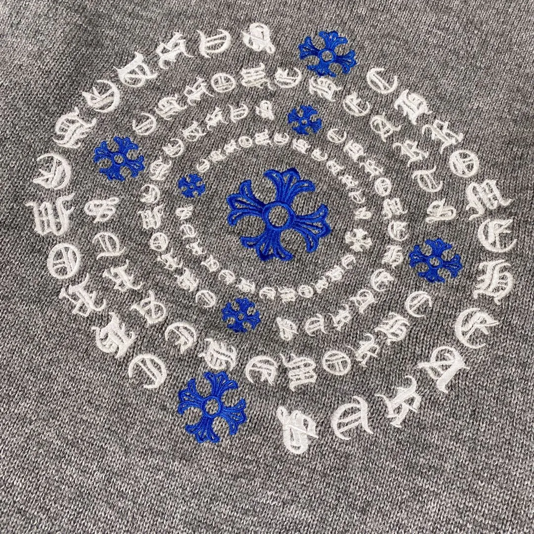 P240 Chrome Hearts CH Chrome Hearts Embroidered Disk Sanskrit Cross Hole Knitted Sweater Pullover. It’s a very popular style. It’s the same style for men and women. It’s matched with black and white. It looks great in real life. It looks good on the upper body. It looks good in daily wear. It’s even better when taking photos. It’s hard not to buy it. Buy it for me!!! Believe me, no one can refuse such a machine-length Chrome Hearts jacket. The version has been expanded based on the old version. The upper body is loose and stylish, and the hem is expanded to a casual design. Fat people look extremely slim, thin people have limited height and high-end. Ten thousand yuan ZP printing, 1:1 perfect restoration, looks good when worn alone or stacked, can be easily controlled by both men and women. If you care more about quality, you must also respect the price. It is completely different from the thin see-through bottoms and junk products on the market that pill when worn. If the style makes you shine at a glance, then quality is what you should pay more attention to. Compared with price, we focus on quality. Customers who have received my products all know it. ️️️ Sweaters on the market are generally made of bract core yarn. We use modal. The advantages over core-spun yarn are very intuitive: high cost, high price, high density, relatively expensive for developers, and let us make a lot less money. In addition, it is delicate, has no scum on the upper body, resists pilling, and is high-end. We are conscientious sellers and do not use core-spun yarn. Apart from being cheap, core-spun yarn is really useless. It shrinks, pills, hooks, and makes people pierced. He is proficient in everything. It is 2024. Who doesn’t want to look decent when they go out? Quality determines the upper body effect. No matter how bad the quality, the best style is still the temperament of the urban-rural fringe. We only do long-term business. Quality determines character. Take it back and wear it with confidence and wash it. The quality of the pattern will definitely make your eyes shine. We only make the right version of high quality. We make high-end hard goods. Reject junk goods and reject fast food. Conscientious quality and conscientious price. You deserve it!  Color: Black Beige Gray Size: S M L